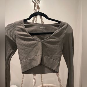Gray Garage Long sleeve tight crop top